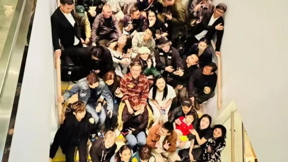 香港名导在豪宅开派对庆生 曾志伟谢天华郑伊健近百位圈中好友参加