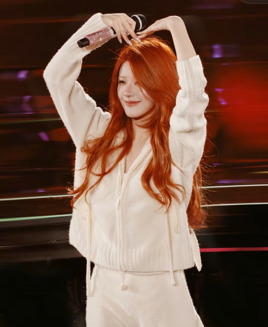 赵露思伯乐兼经纪人李炜首次公开发文，网友纷纷评论区喊话