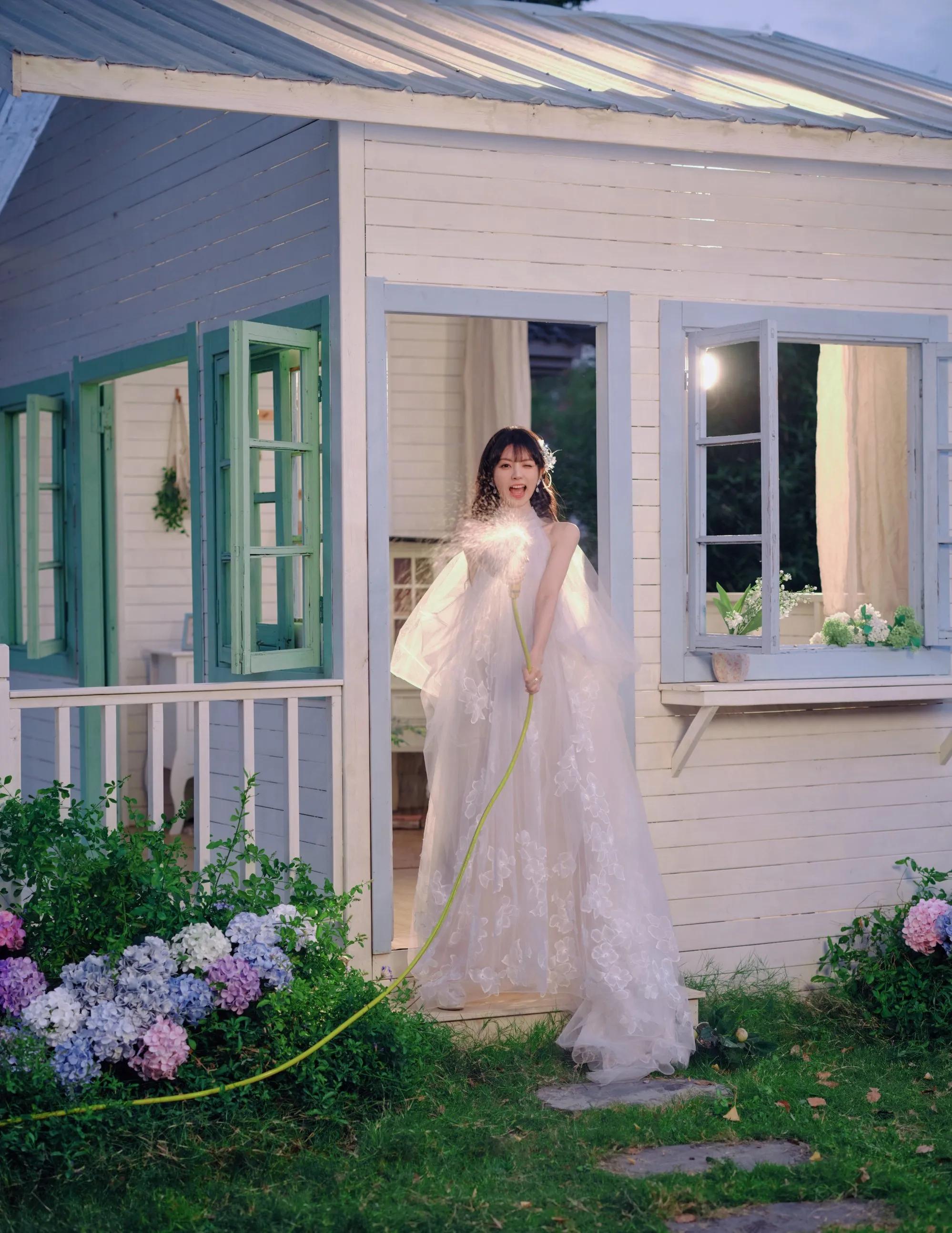 田曦薇纱裙写真美图