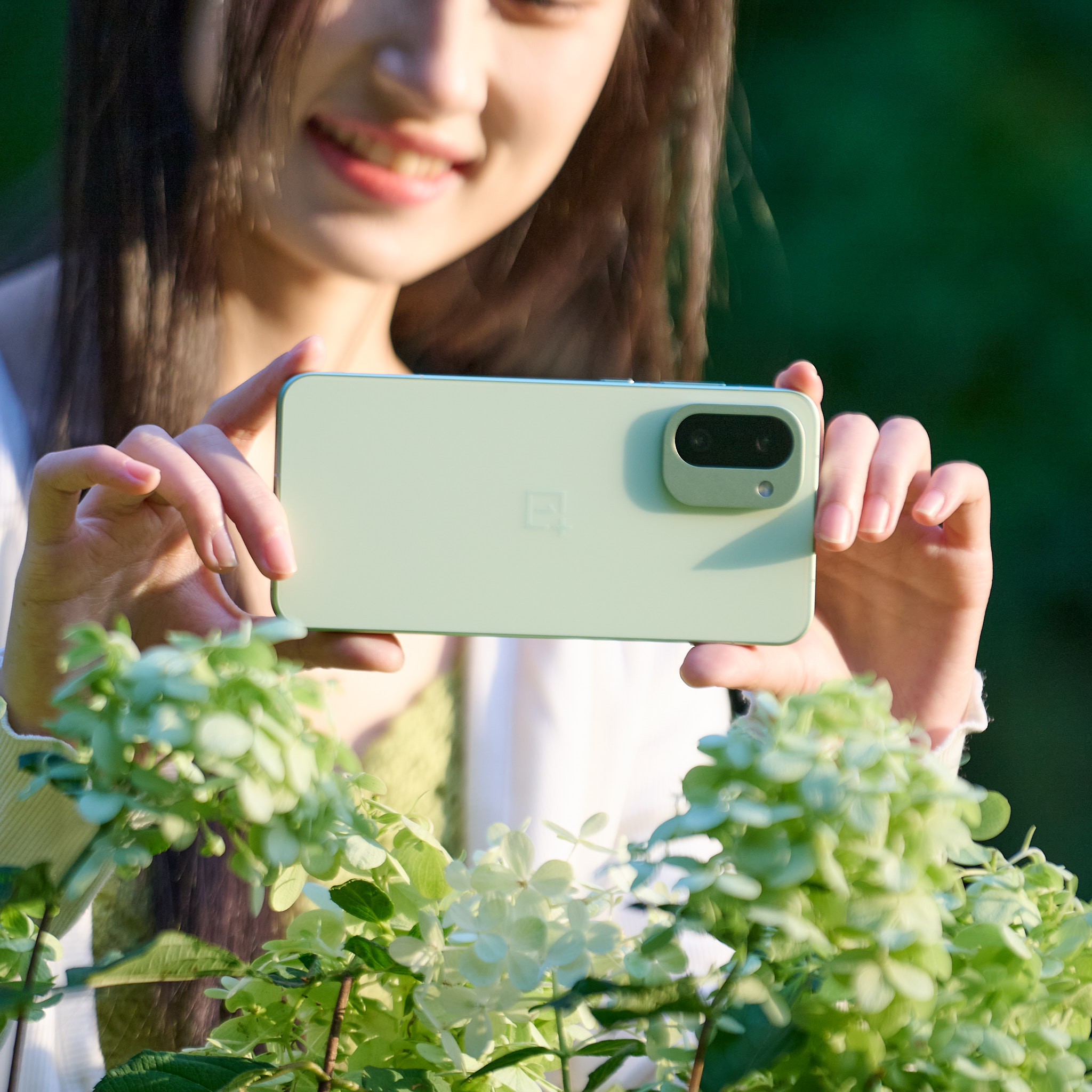 「鮮Phone畫報」一加 Ace 6T掠影綠｜質感拉滿，實用至上