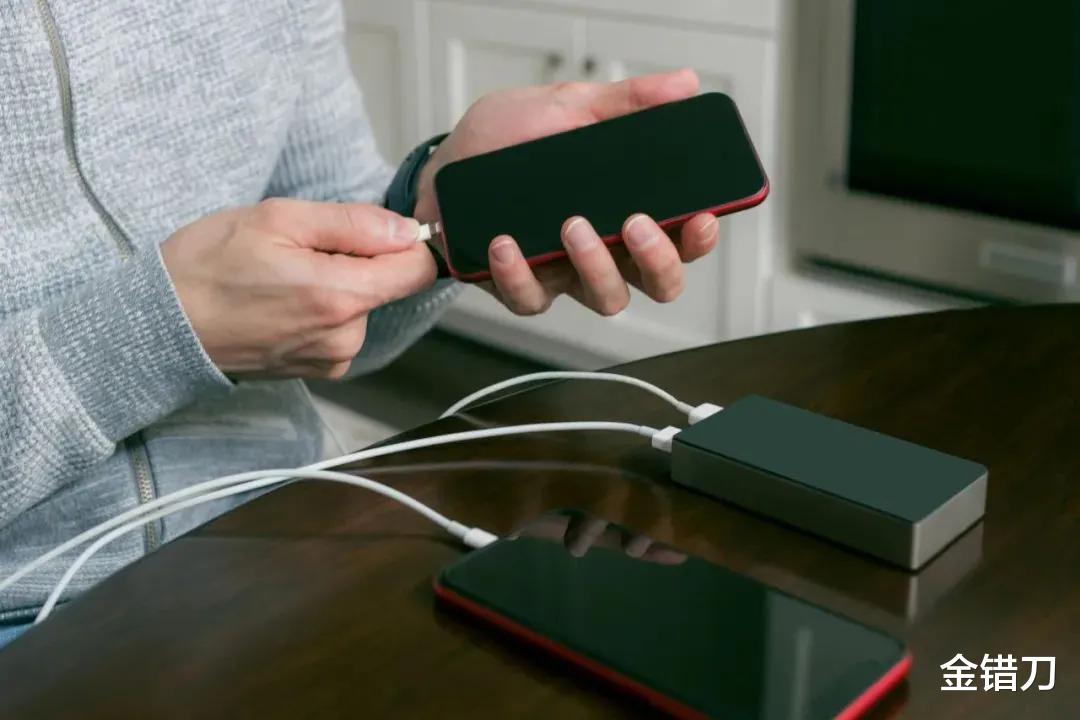 禁上飛機的充電寶，幾年前就埋下了隱患