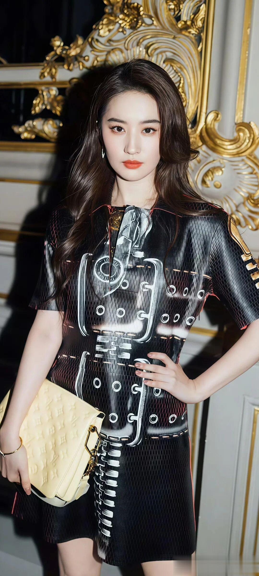 刘亦菲帅气高冷壁纸