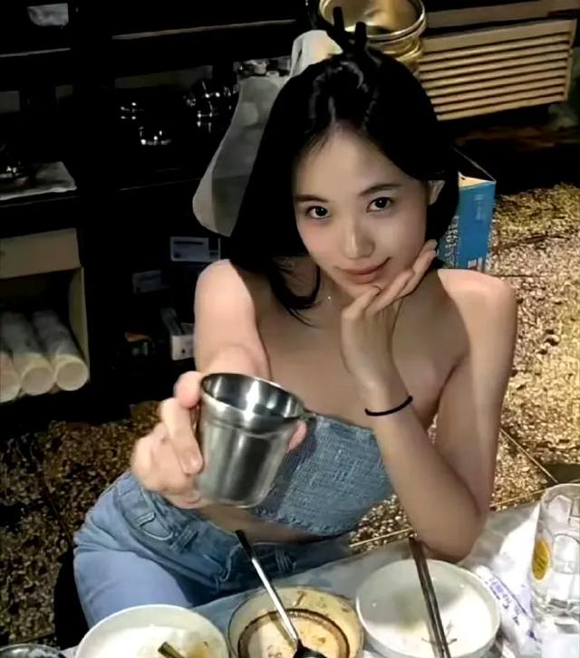 小S家生了个“林志玲”!二女儿17岁气质开挂,魔鬼身材太吸睛 ?!