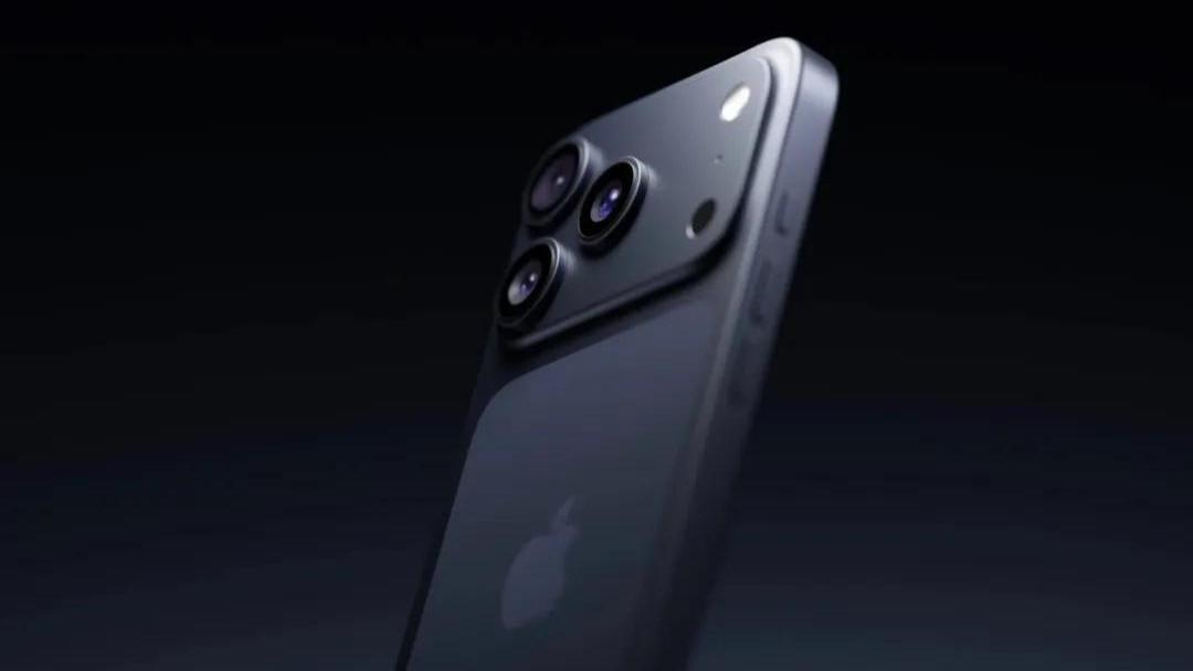 iPhone 17 Pro 实机曝光，3 个新设计定了