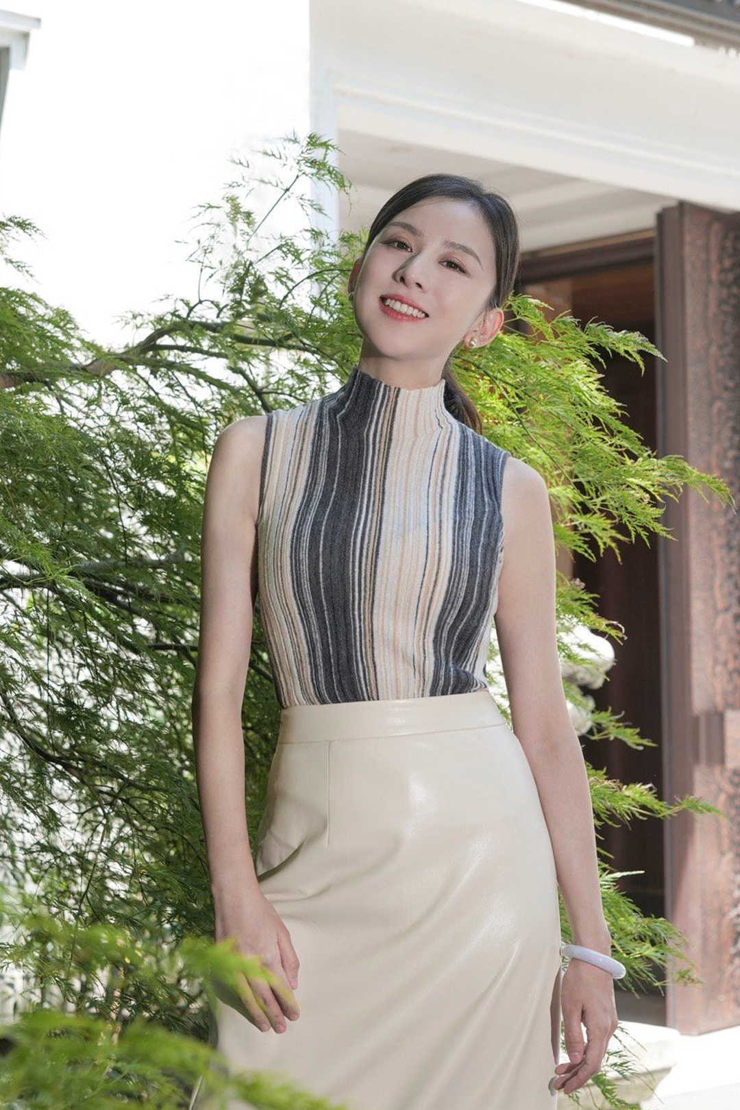 主持人张茜，又美又飒