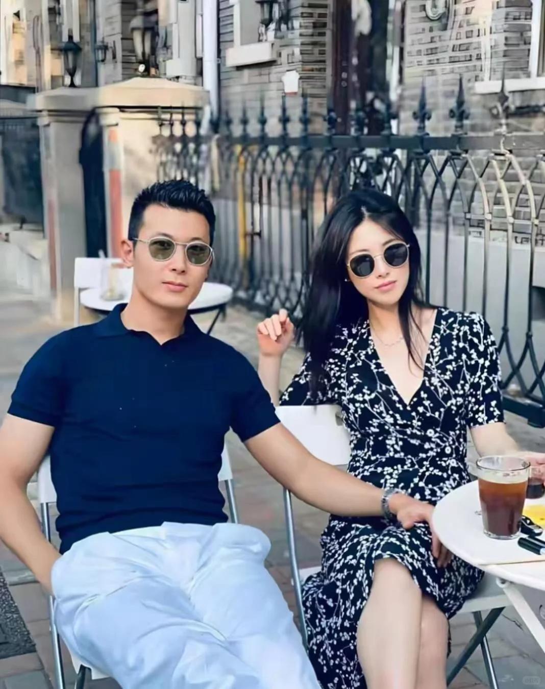 恭喜朱珠搬离老破小!和老公在豪宅做牛排请客,家里穿短袖超暖和