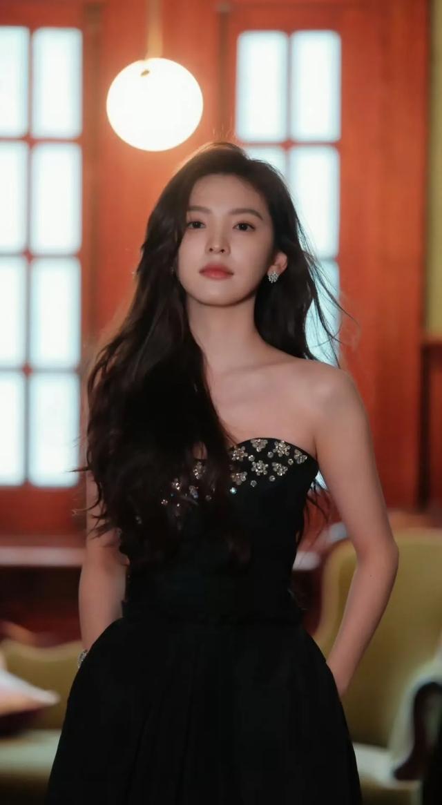 章若楠这造型，狠狠拿捏住我的心！