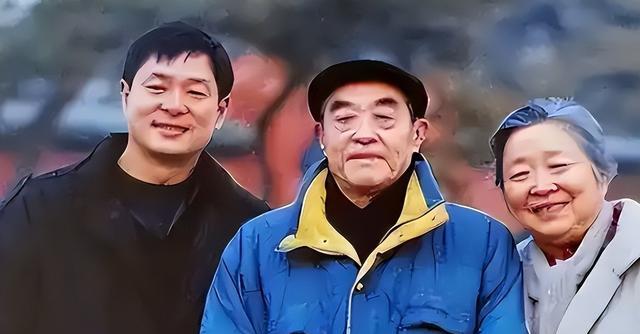濮存昕:家人相继离世,如今72岁不敢老去,还要照顾年迈的老母亲