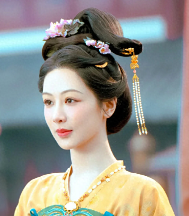 同样是“圆脸花旦”,把杨紫和赵丽颖放在一起比,差距就出来了!