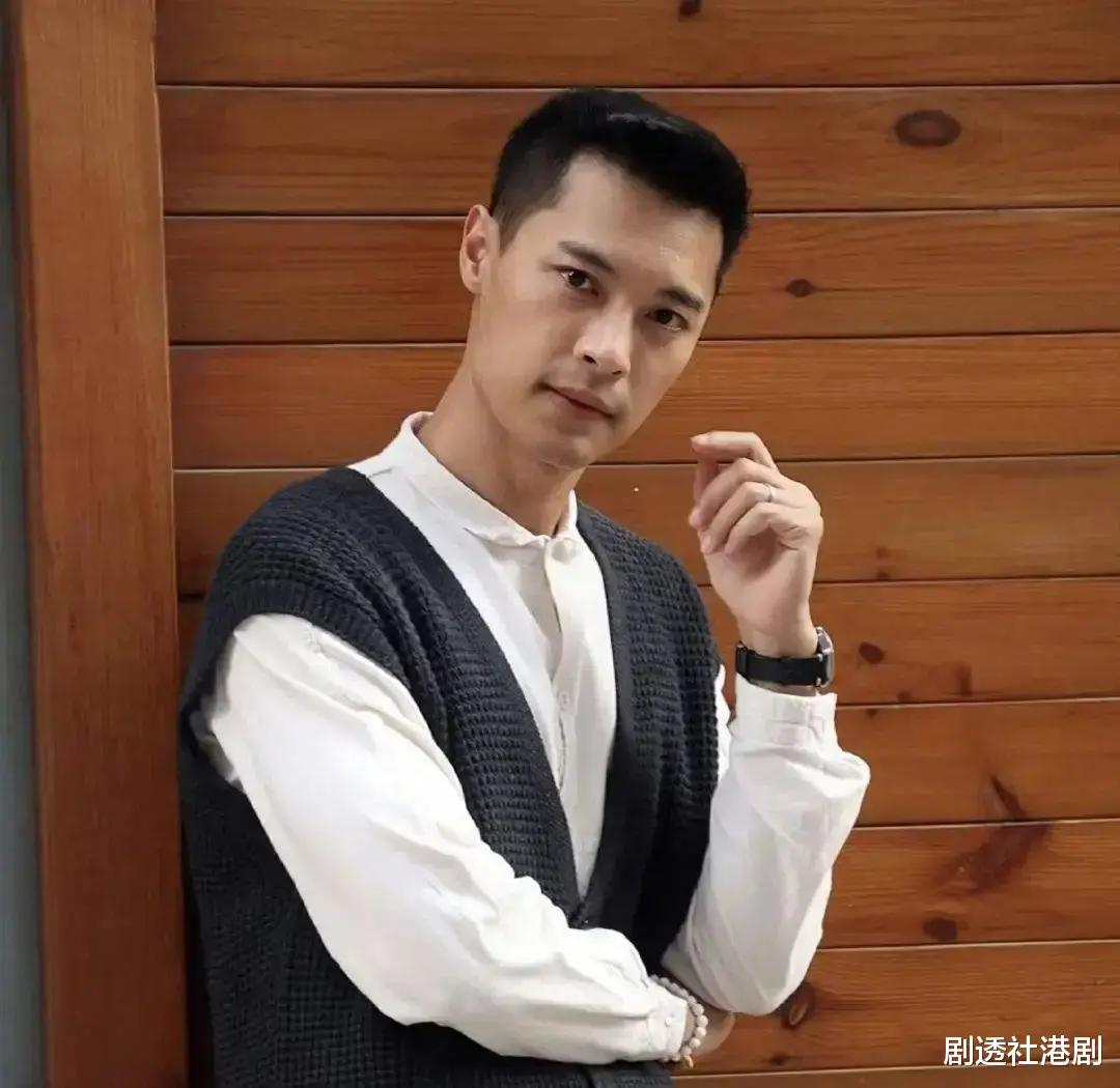 TVB前帅气小生近况曝光!疑似转行当保安,曾出轨同剧女星被雪藏