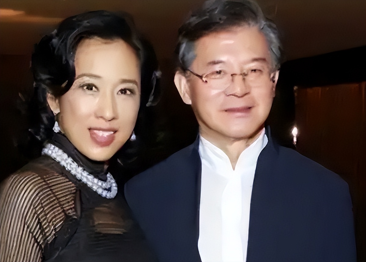 王晶曝霍震霆离婚内幕，罗康瑞早与朱玲玲约定，只是碍于豪门体面