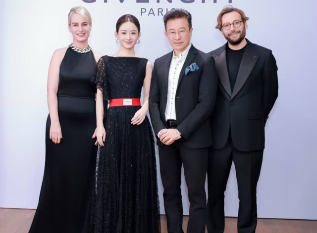 赵丽颖新代言卖爆!被吹和奥黛丽并列,却被质疑生图显土还捡漏