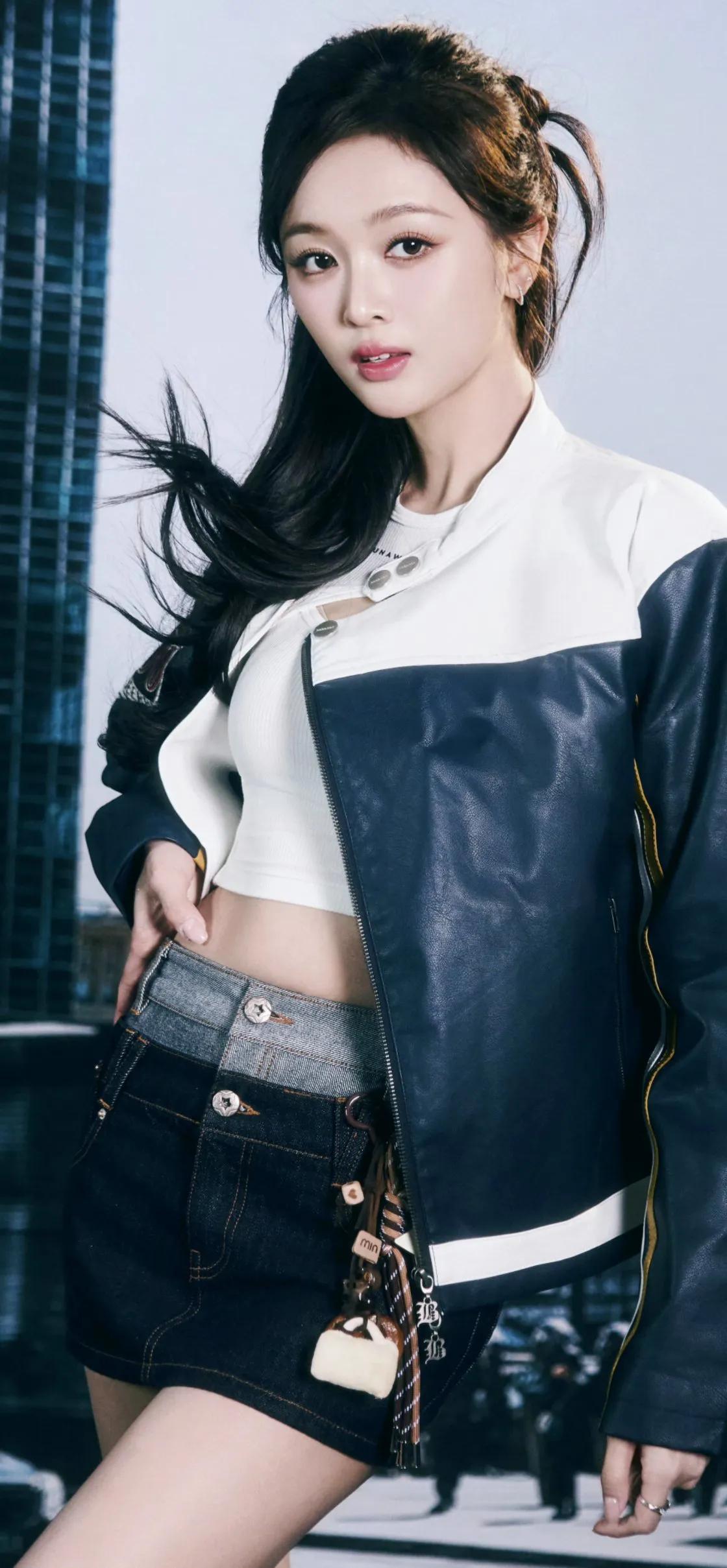 吴宣仪最新穿搭布料,满屏大长腿,真的爱了爱了