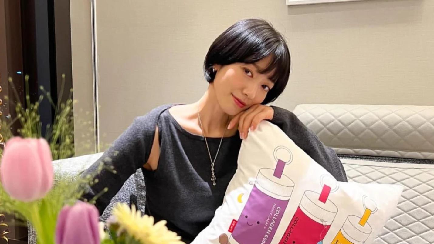 朴信惠晒最新照片，新发型引网友吐槽显老气，暴瘦变化大