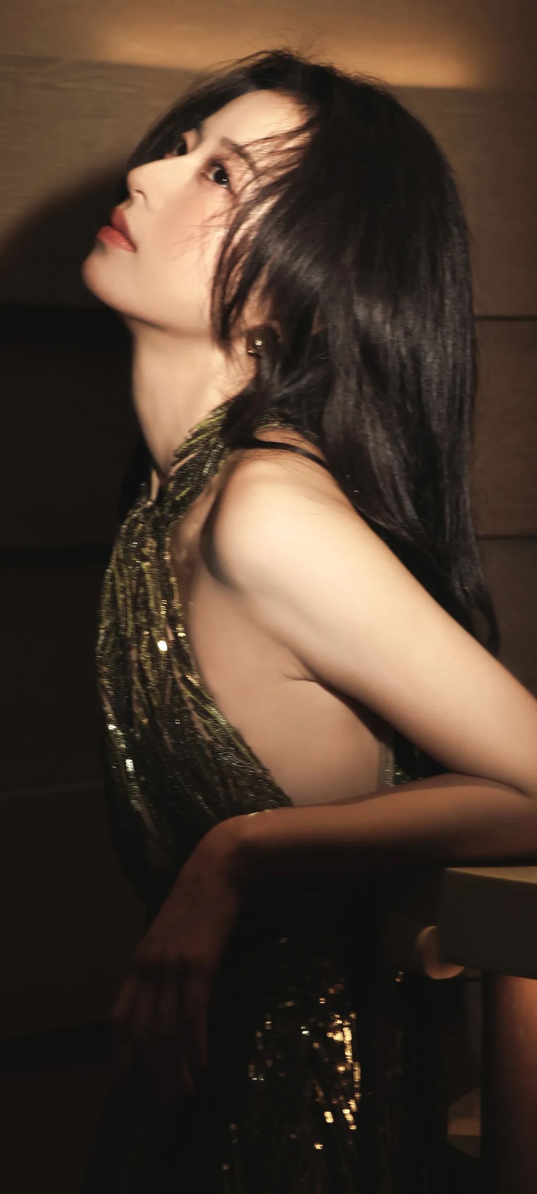 周雨彤，与影交错，收集流动万象