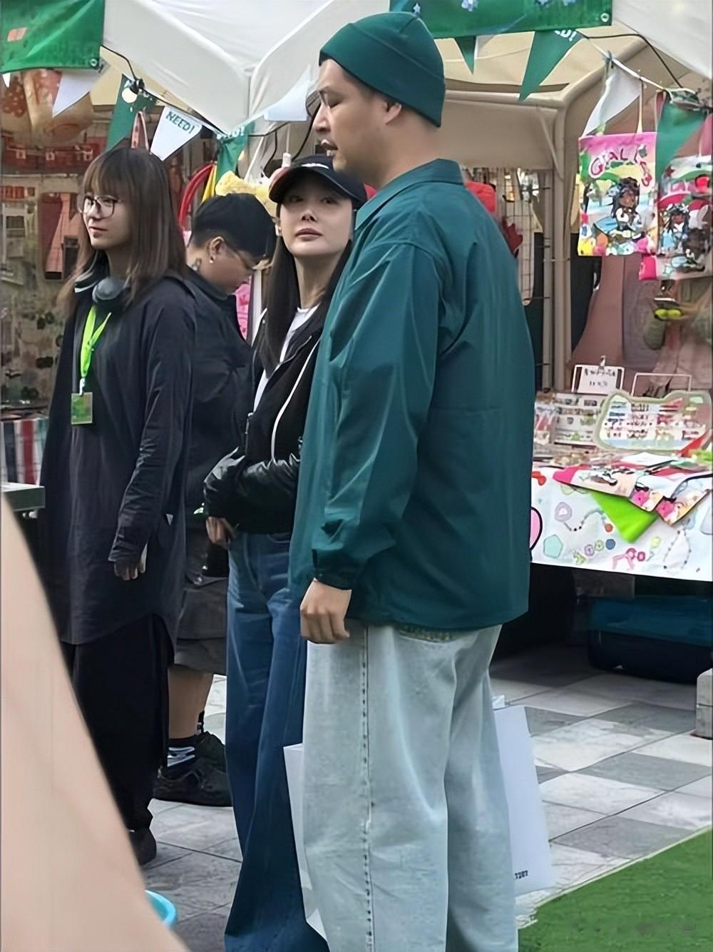 原来他俩已经是夫妻，才刚结婚两个月，她就演《大生意人》再翻红