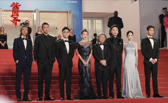 日掛中天首映礼,陈建斌和蒋勤勤宛如两代人,李纯胖的不敢认