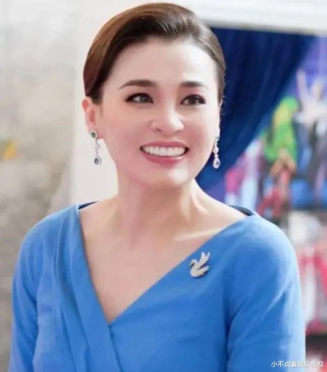 新宠提拉蓬素颜曝光，十分清秀可爱，苏提达一点也比不上她