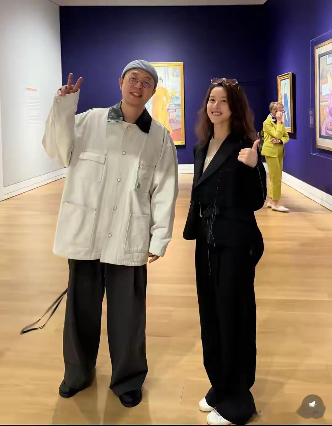 杜海涛章泽天伦敦看展引爆热搜