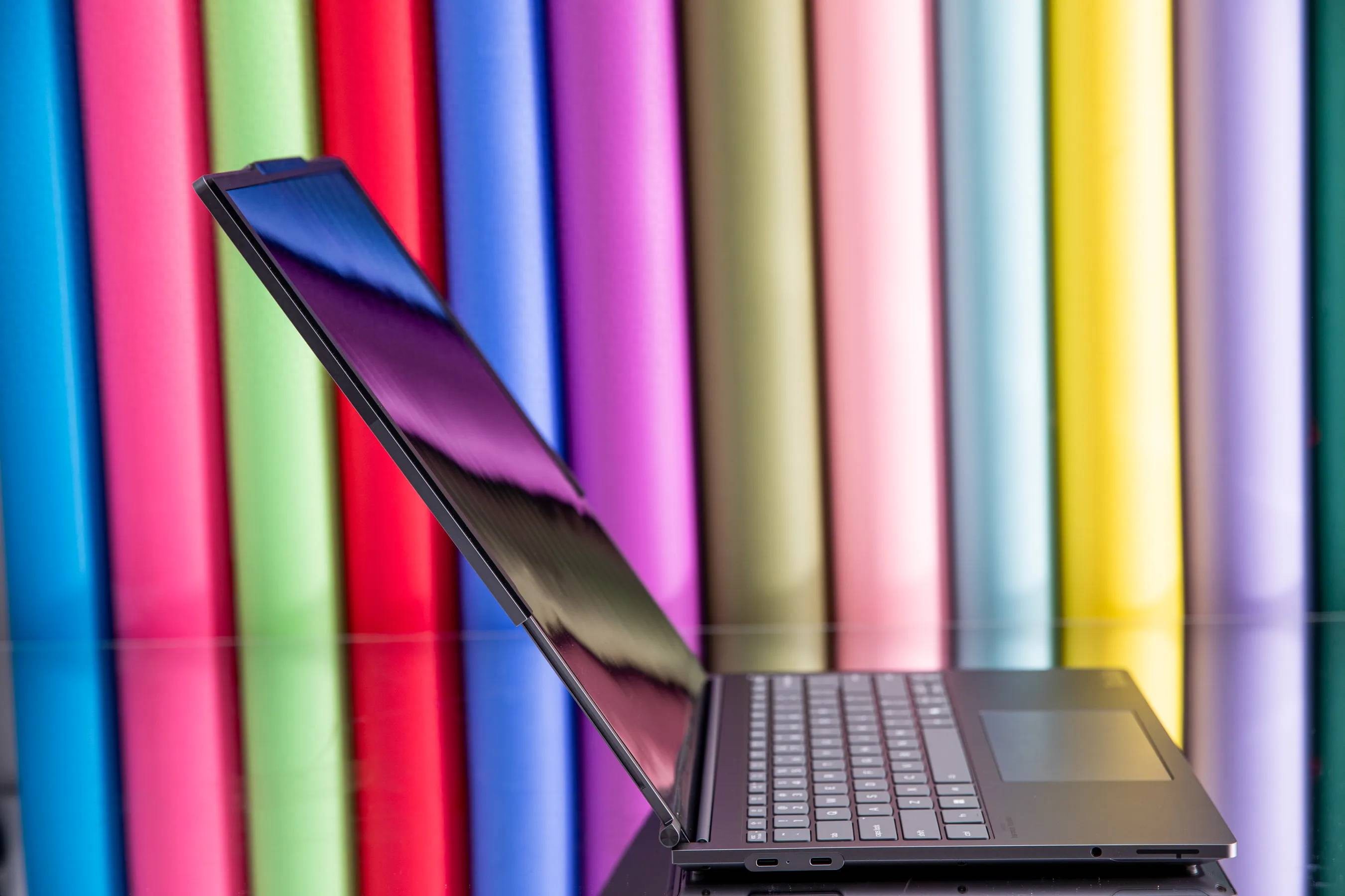 我們真正樂見的「卷」：聯想卷軸屏筆電正式開售