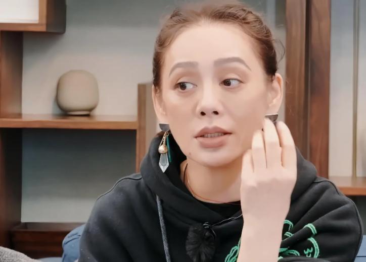 和赵德胤恋情真相大白5个月,央视点名赵丽颖,原来宁静没说谎