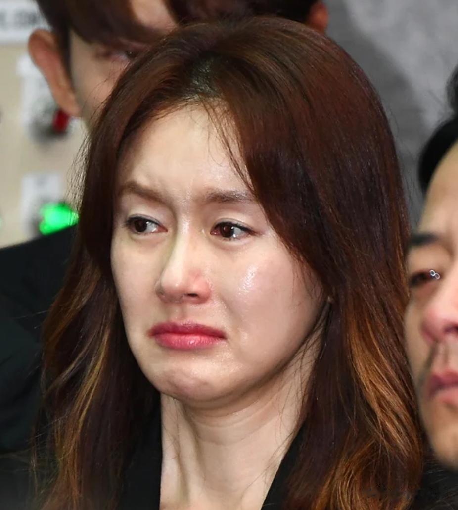 昔日韩剧女神身陷三次醉酒丑闻，被“封杀”后复出，网友吵翻了