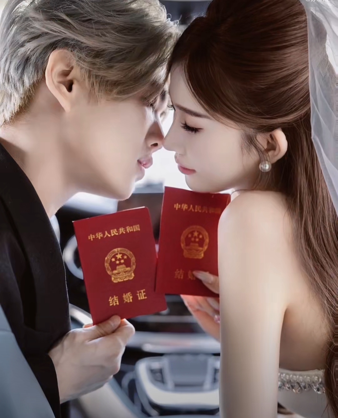 11月5日，鹿哈通过微博正式宣布与女友兔兔登记结婚