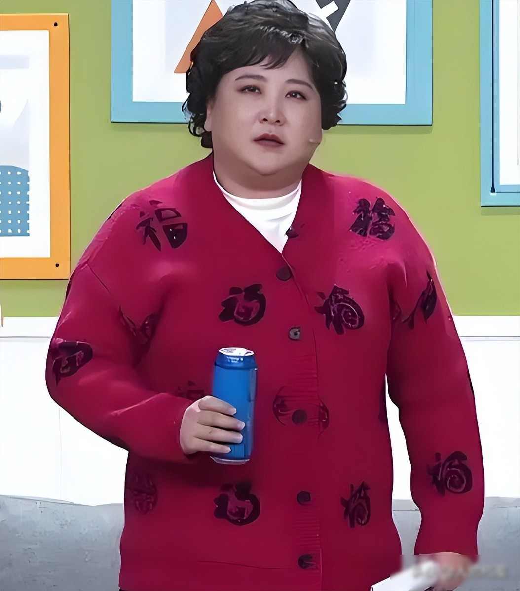 拒春晚、解散公司，和沈腾“决裂”，43岁的贾玲把自己作没了？