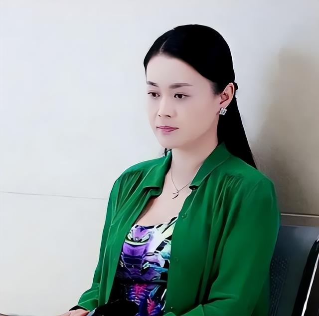 恶心一幕出现！网传赵本山抢救无效去世，灵堂照片曝光，AI已回应