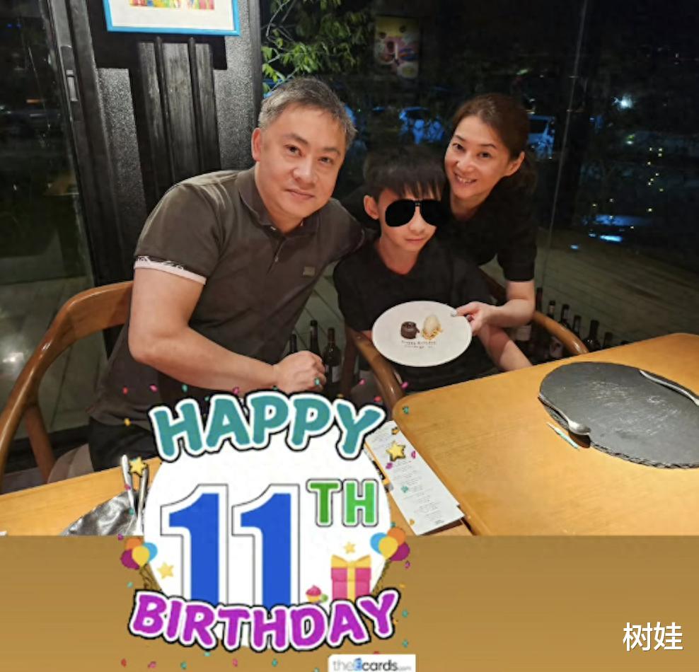 48岁港姐为小儿子庆生,丈夫罕露脸头发花白,携子嫁入豪门仍受宠