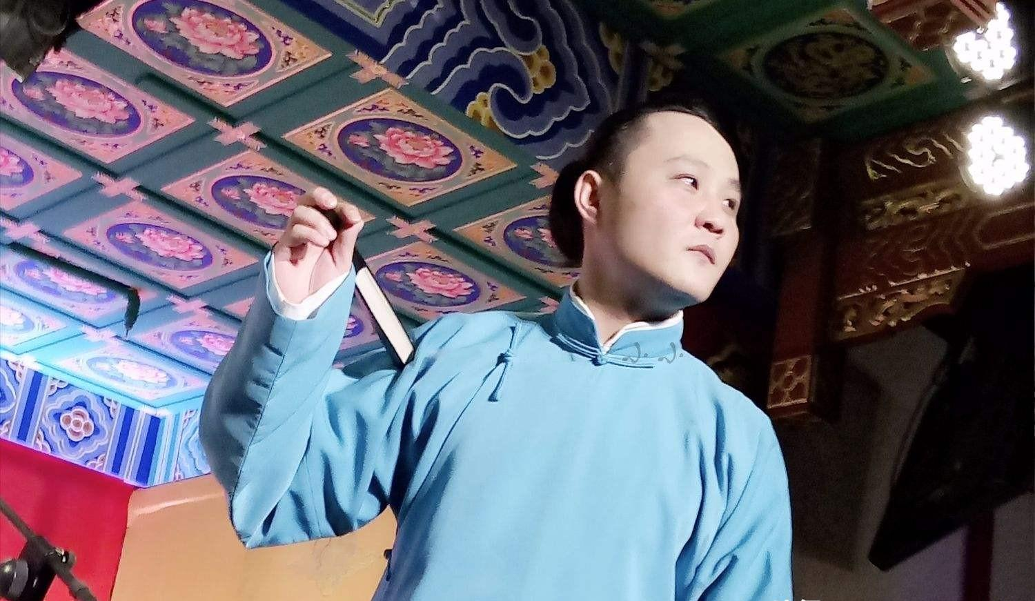 前郭德纲大徒弟，已退出德云社的闫宗海，再次直播回应网上传言