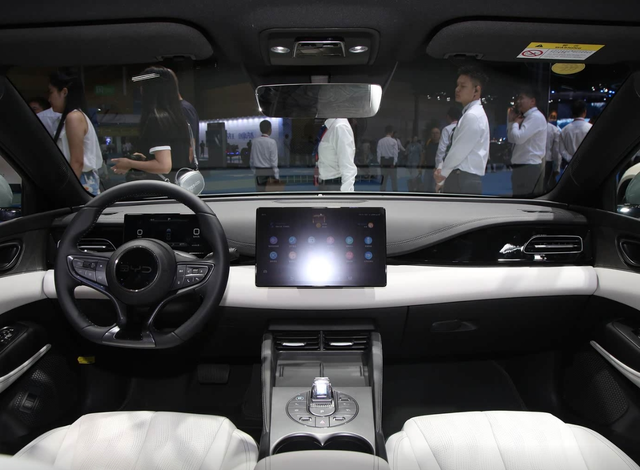 又一B级车跌破“价格底线”！218Ps低至7万，长4米8标配L2级智驾