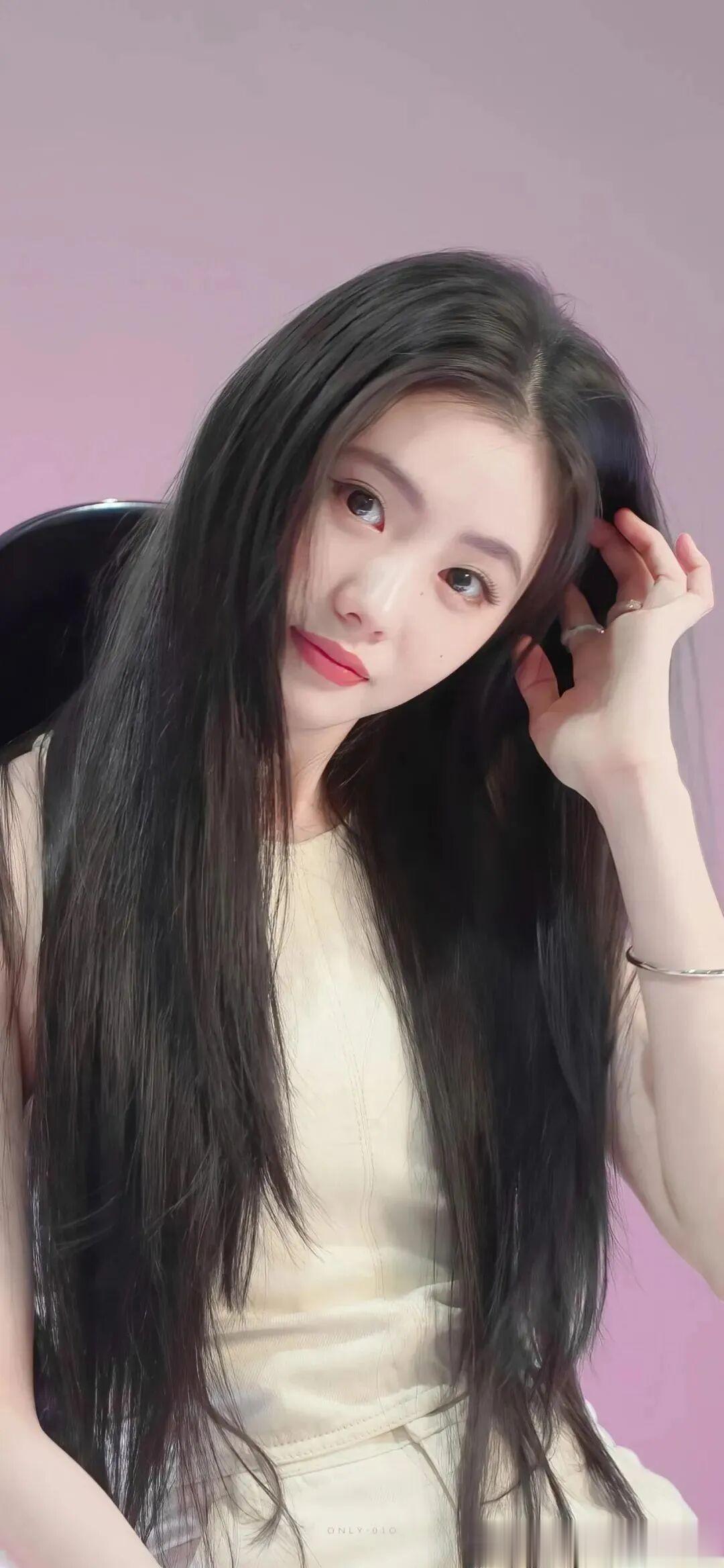 刘浩存甜美壁纸