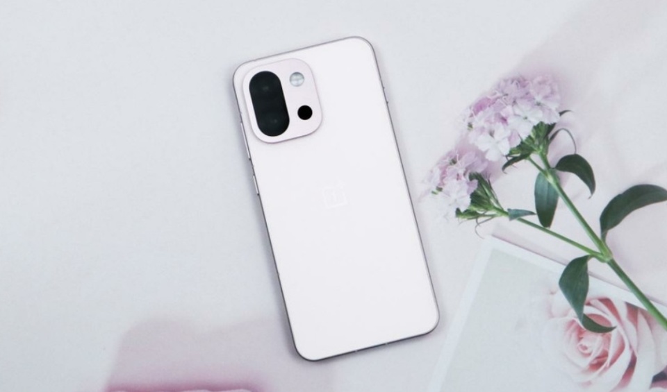 一加不讲武德,6260mAh+骁龙8至尊版,小尺寸直屏旗舰跌至2634元