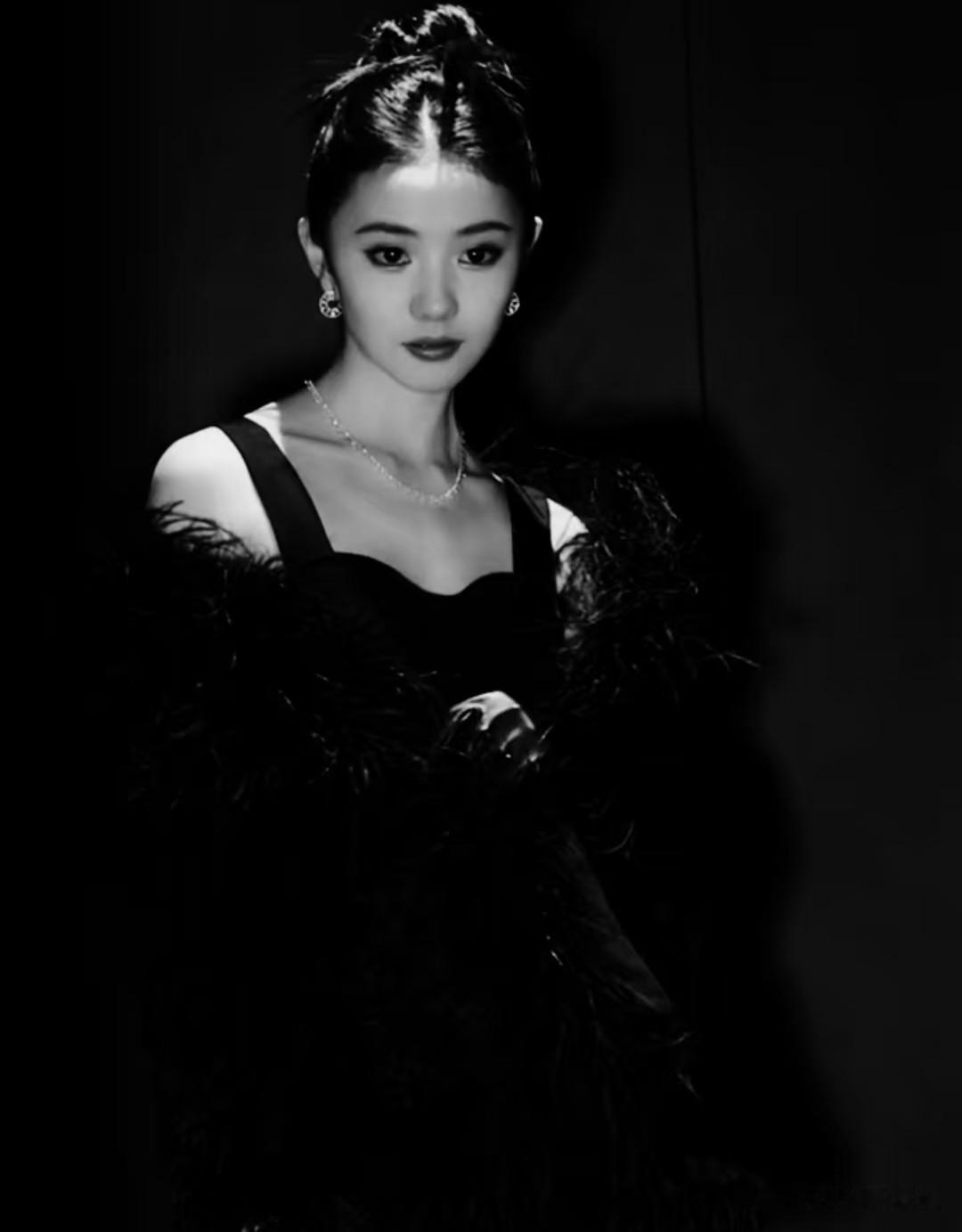 32位女明星的黑白质感大片,个顶个的漂亮,谁是你心目中的No.1?