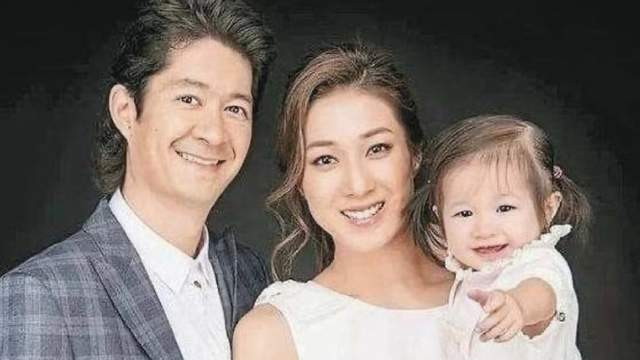 钟嘉欣在加拿大起诉丈夫？警惕“内容农场”误导！