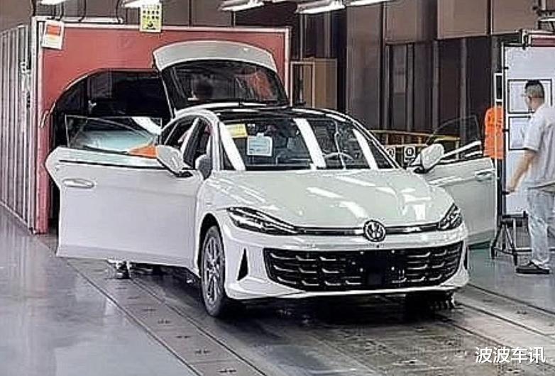 新款上汽大众凌渡L实车曝光,外观更凶悍了