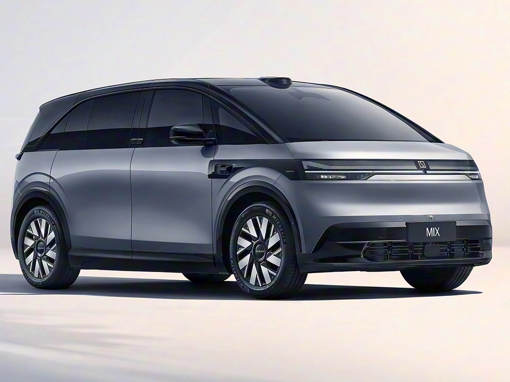 号称“宝宝巴士”！内部空间贼大，极氪MIX这样的好车你买不买？