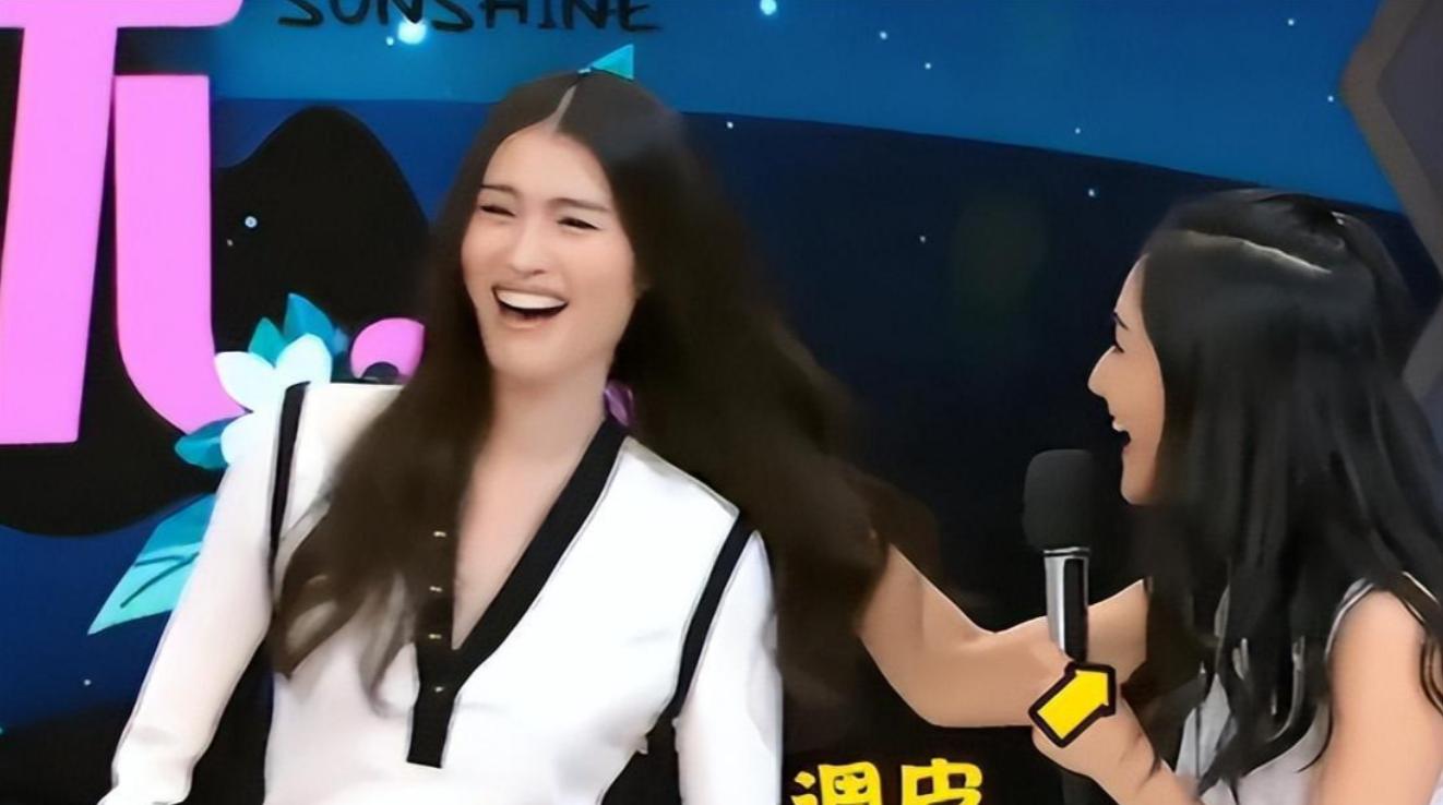 这一次，被央视力邀主持中秋晚会的谢娜，“面相”真的变了！