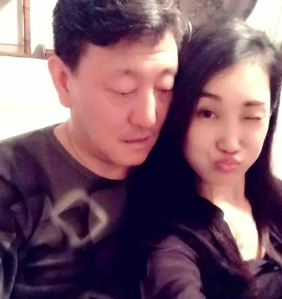 韩磊老婆连夜辟谣!爆料女子公开道歉,直言自己农村出身、没文化