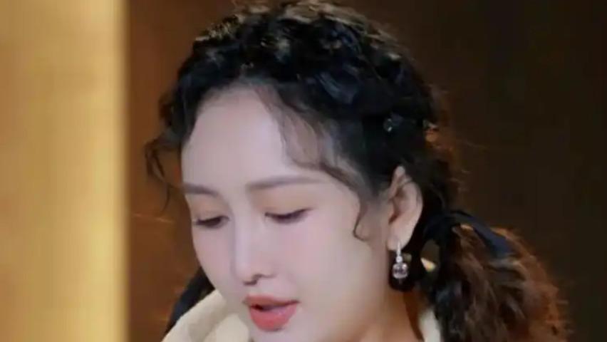 王鸥现身何九华话剧前排！未带孩子，男方曾亲口否认结婚引猜疑