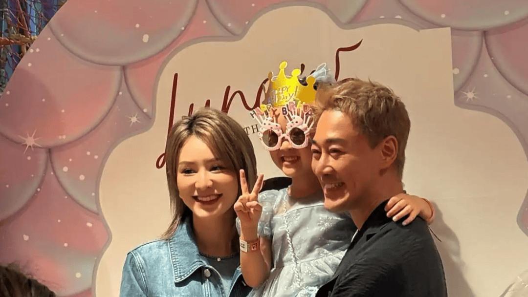 林峯为 5 岁小棉袄大办生日宴，张馨月逆龄似少女，Luna 萌翻成公主本主！