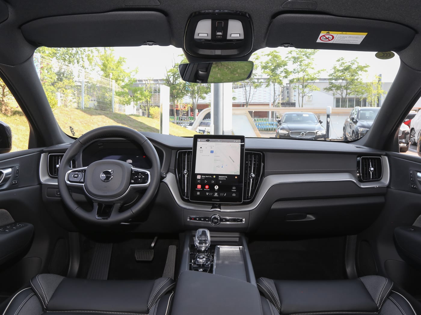 这款沃尔沃中型SUV适合家用！配黑武士外观，搭2.0T引擎+48V轻混