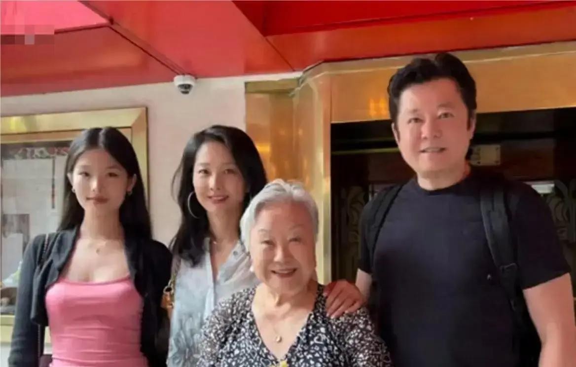 国内赚钱美国人花,演艺世家三代竟然享,奢靡享乐过上流圈生活