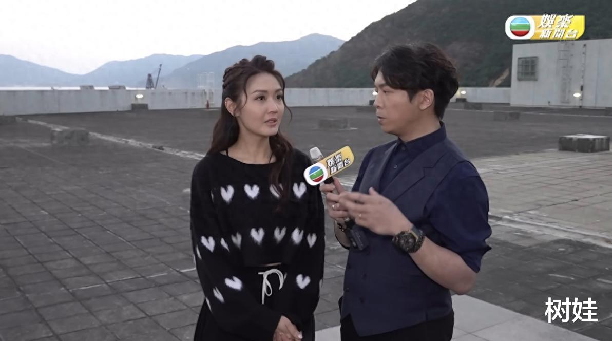 38岁港姐哽咽谈与富商8年情，分手三个月仍意难平，男方四处度假