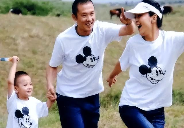 黄志忠做梦也没想到,自己抛弃的糟糠之妻,竟成了别人手中的宝