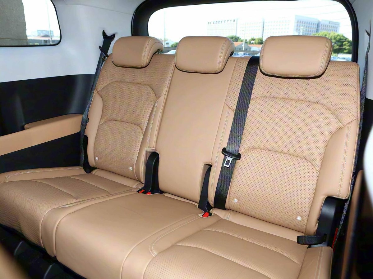 五菱又造人民需要?7.3万起售+7座椅+侧滑门,前脸酷似雷克萨斯