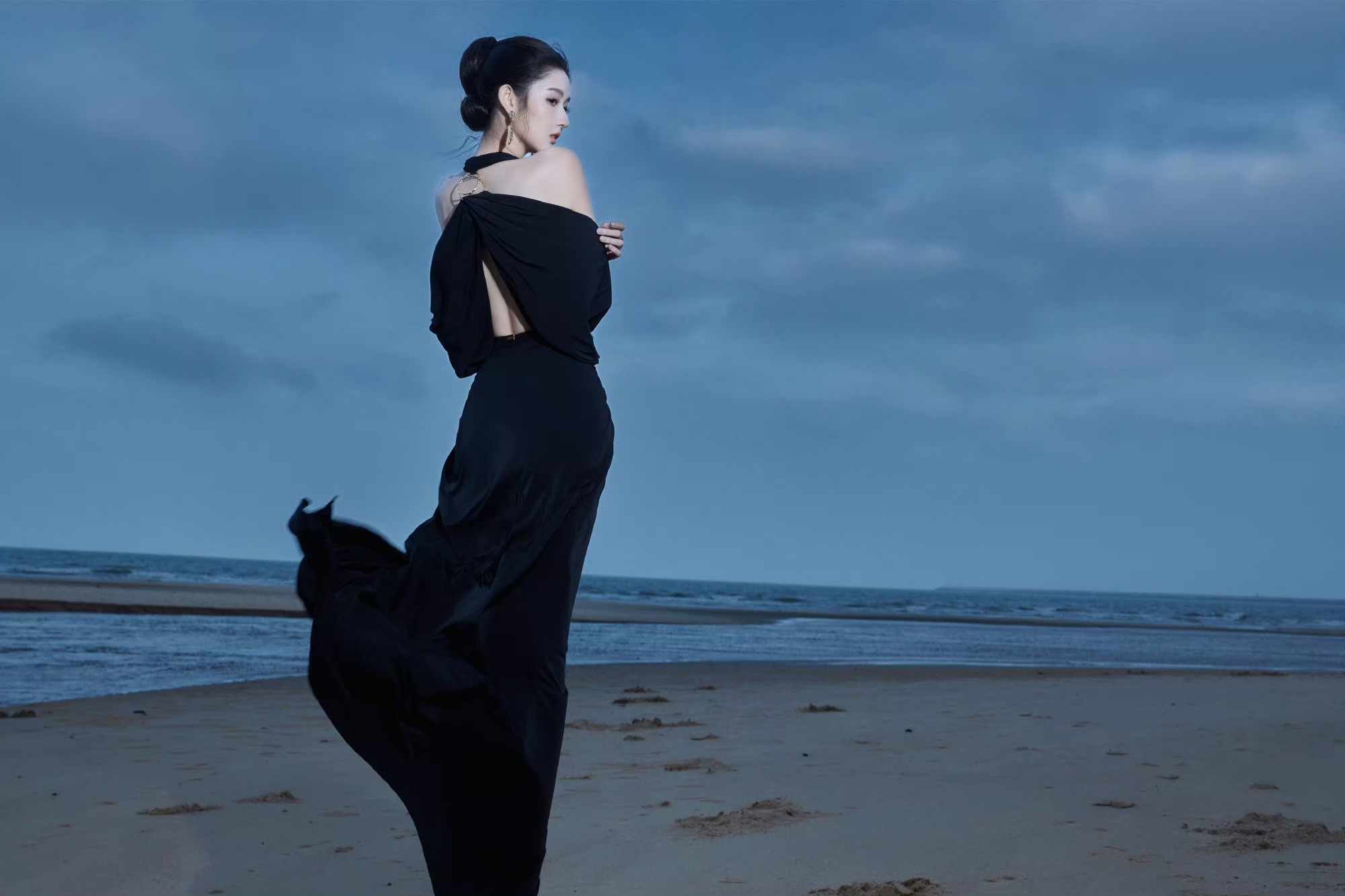 大家好，今天是厉害女人王玉雯！