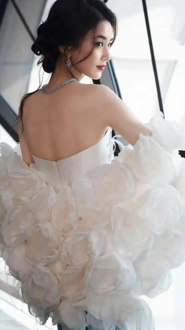 黄圣依高清时尚美图