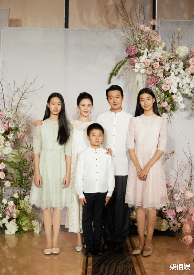 佟大为带17岁女儿拍戏，俩女儿拜师刘天池，长相都很一般就是个高